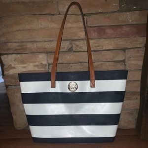 Michael Kors Saffiano Jet Set Tote